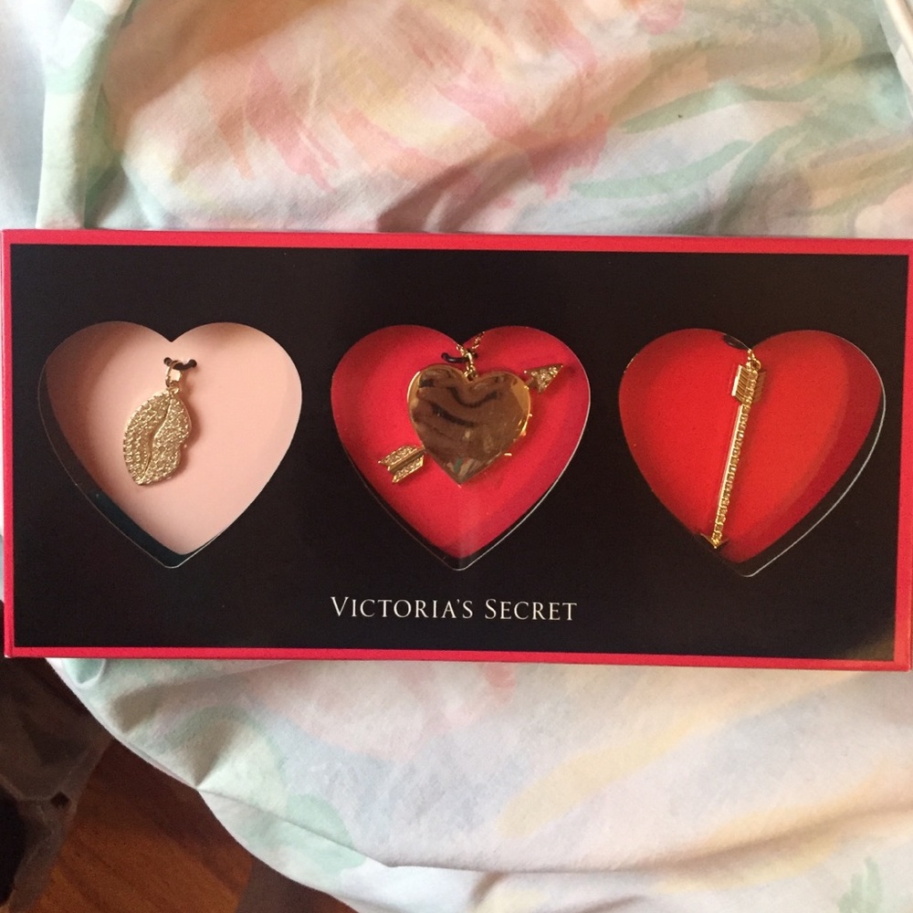 Victoria Secret Necklace set. No box. - Picture 1 of 4